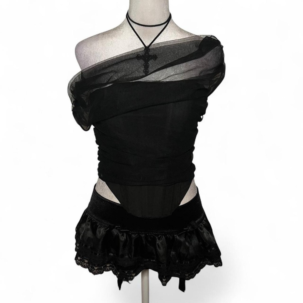 NBD x revolve Yara Black Sheer One-Shoulder corset top - Picture 2 of 8